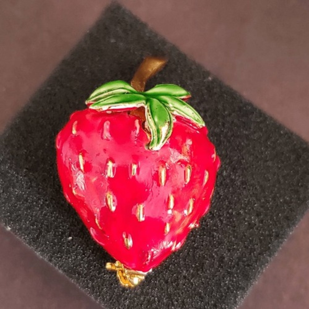 Hattie Carnegie Vintage Red Enamel Strawberry Brooch Pin Gold Tone Fruit